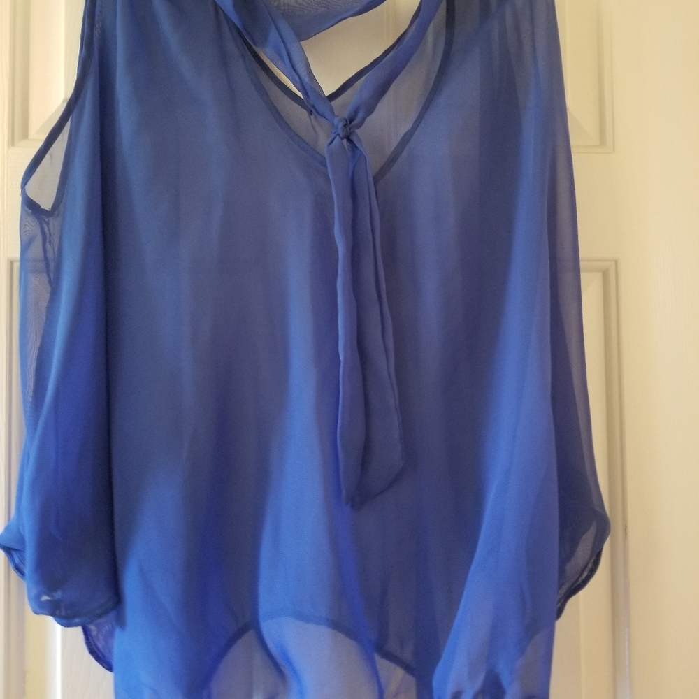 Ladies blouse - Picture 2 of 3